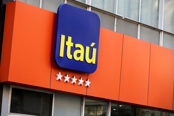 BANCÁRIO DO ITAÚ ACIONA OMBUSDMAN E É DEMITIDO img