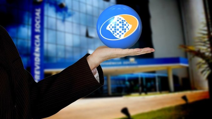 DEFENSORES DA REFORMA, MAIA E ONYX NÃO ABREM MÃO DE APOSENTADORIA ESPECIAL. img