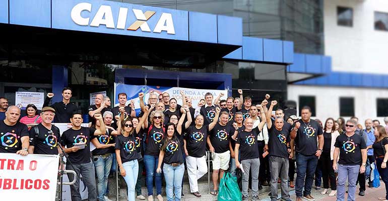 EMPREGADOS DA CAIXA VESTIRÃO PRETO NO DIA NACIONAL DE LUTA NA SEXTA-FEIRA 15 img