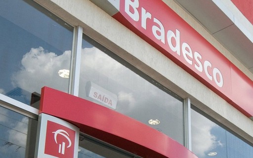 EM CRISE? BRADESCO FECHA MAIS DE 300 AGÊNCIAS E REALIZA DEMISSÕES EM MASSA img